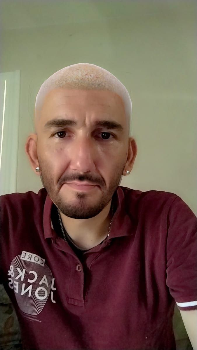 Profil von Adil