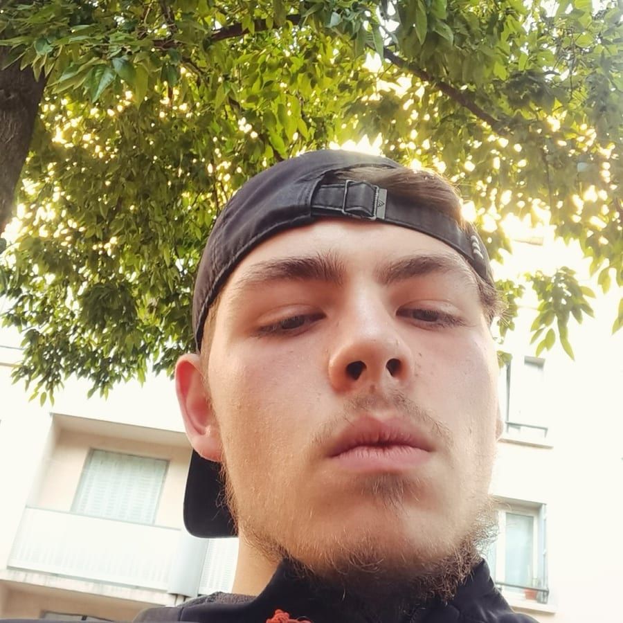 Profil von Khais